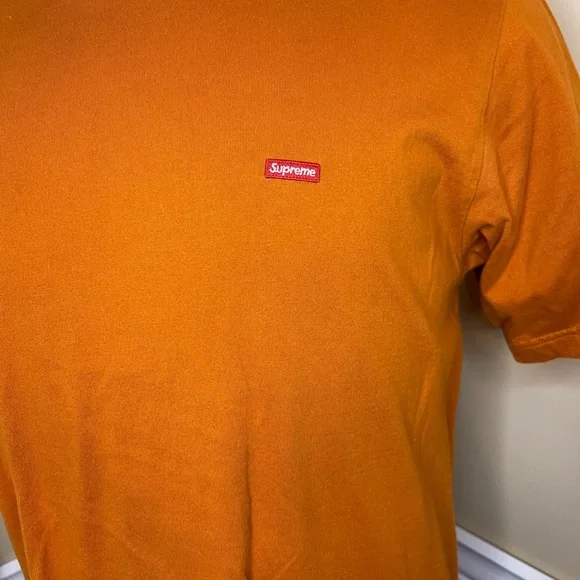 Supreme small box burnt orange  crewneck The Supreme Washed Box Logo Crewneck will be releasing SS25 season